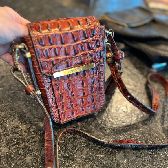 Brahmin Set! 4 pieces, backpack, tote, cross body & wallet! - Picture 10 of 13